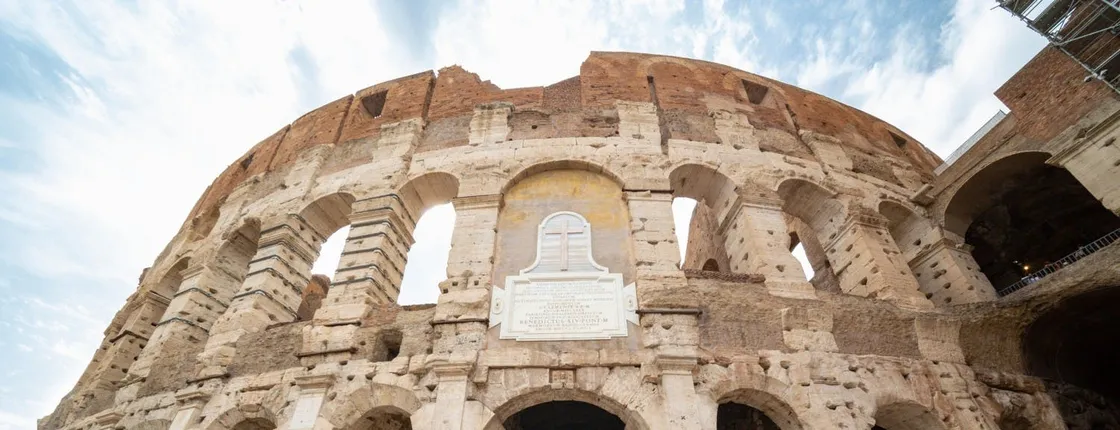 Colosseum and arena floor private tour with local guide