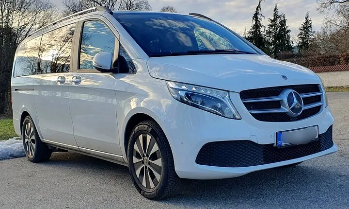 Private Prague to Regensburg luxury transfer