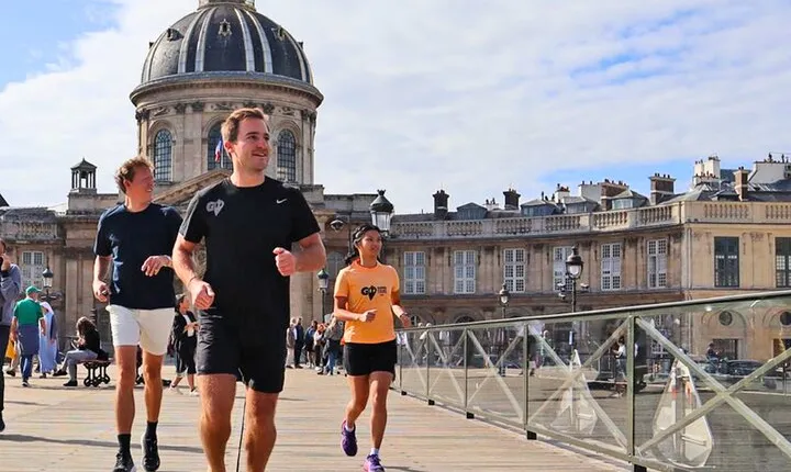 Run the Paris Main Sights with a Local: 8K Group Running Tour