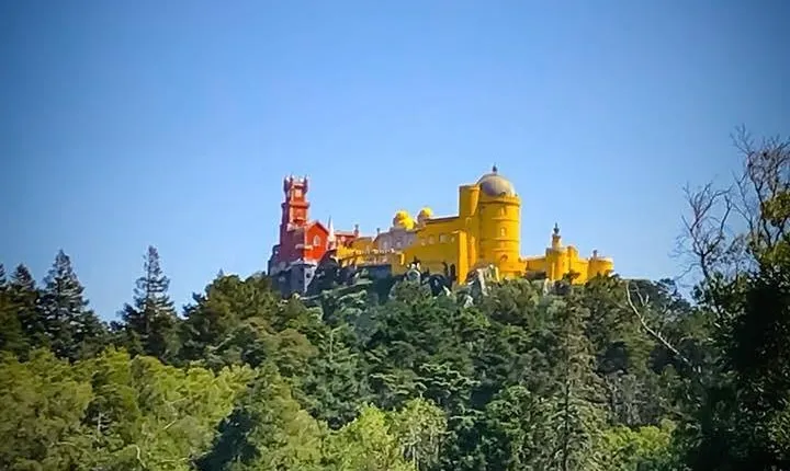 Make the dream come true in Sintra, Portugal !! Feel Portuguese !!