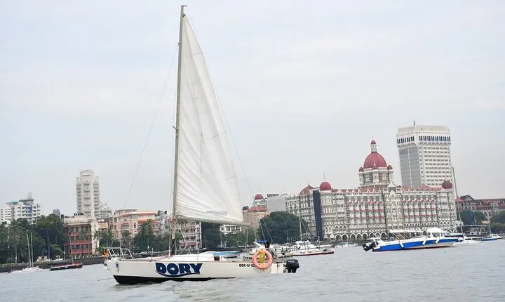 Mumbai Bay Breeze Sail on a Compact Yacht Experience