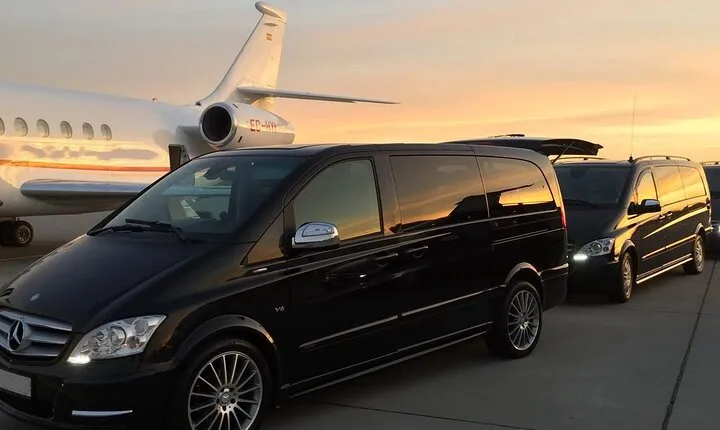 Athens Airport (ATH) to Athens - Round-Trip Private Transfer