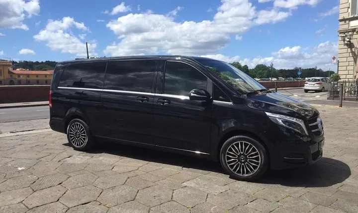 Private airport transfer Mercedes V 250 for 6 passengers