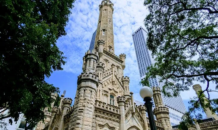 Chicago Magnificent Mile Scavenger Hunt Walking Tour and Game