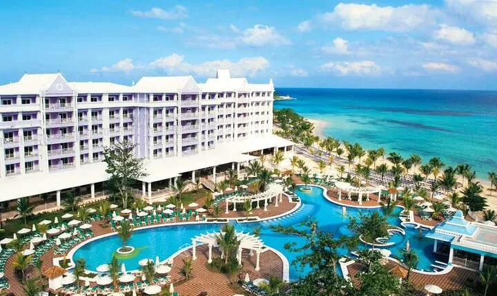Montego Bay Airport and Riu Ocho Rios Bay Private Shuttle