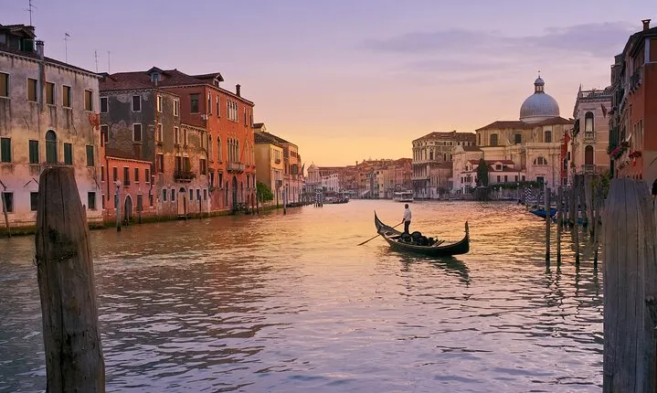 Magnificent Morning in Venice - Walking Tour and Gondola