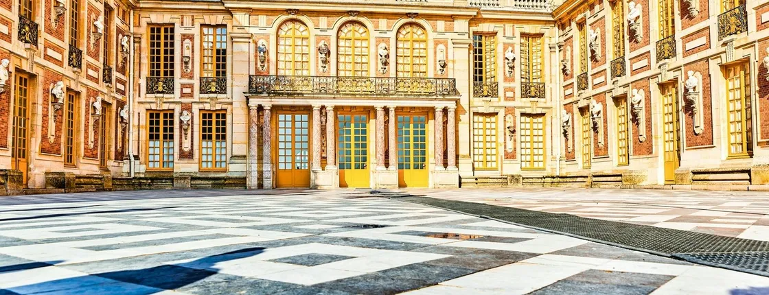 Palace of Versailles reserved entry with audio guide app