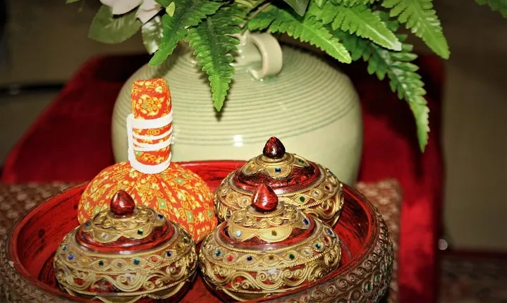 Thai Massage with Herbal compress ball