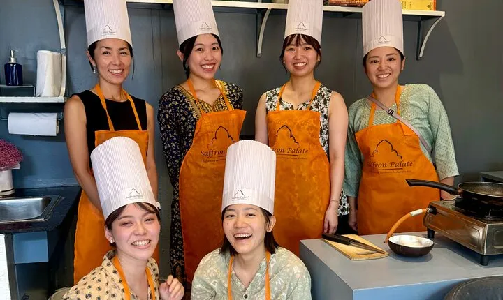 Spice Knight (Local Market Walk -> Cooking Class -> Meal)