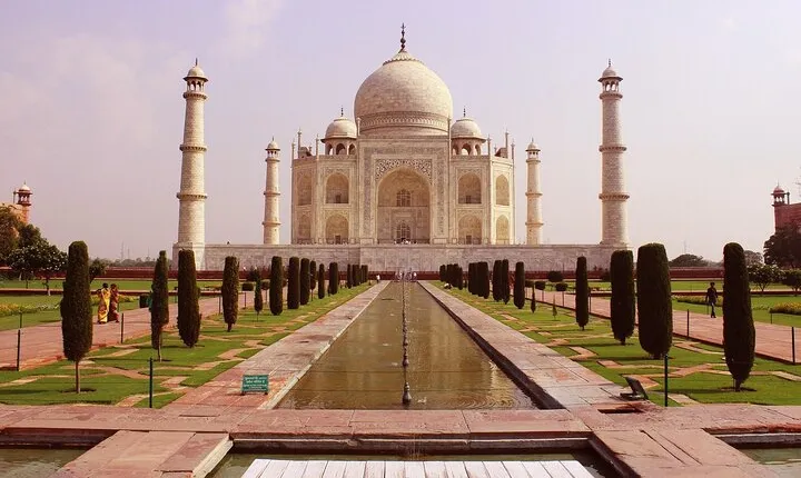 Taj Mahal,Agra Fort,Baby Taj and Methab bagh Day Trip from Delhi