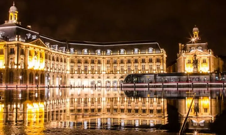 City tour, French language course and culinary delights in Bordeaux