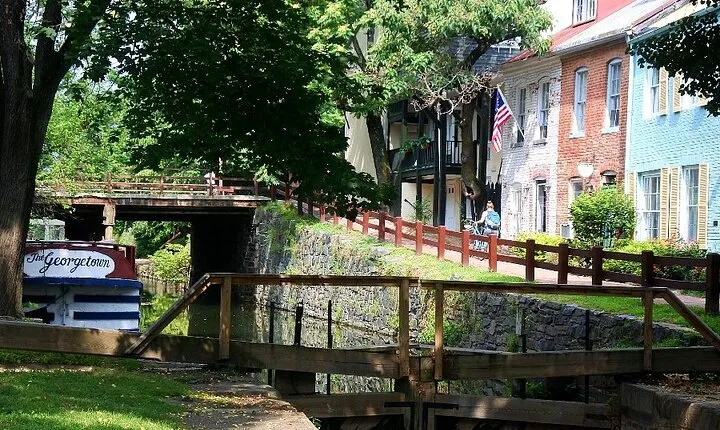 Private 4-hour Walking Tour Exploring Historic Georgetown