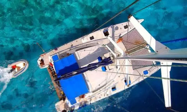 Mujeres Island Tour by Catamaran from Cancun City