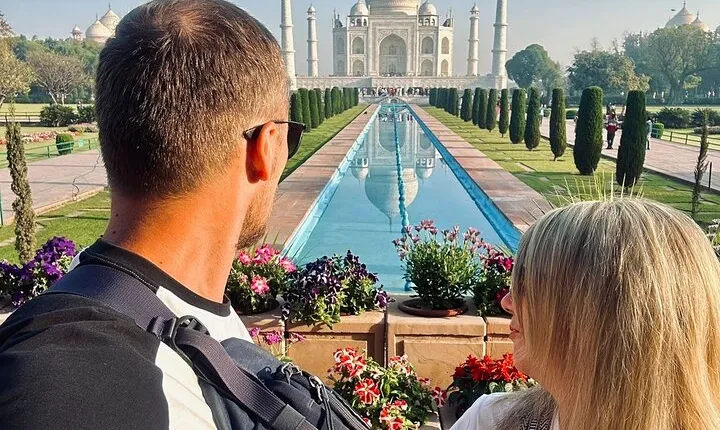 TajMahal And Agra Fort Same Day Tour from Delhi by Car