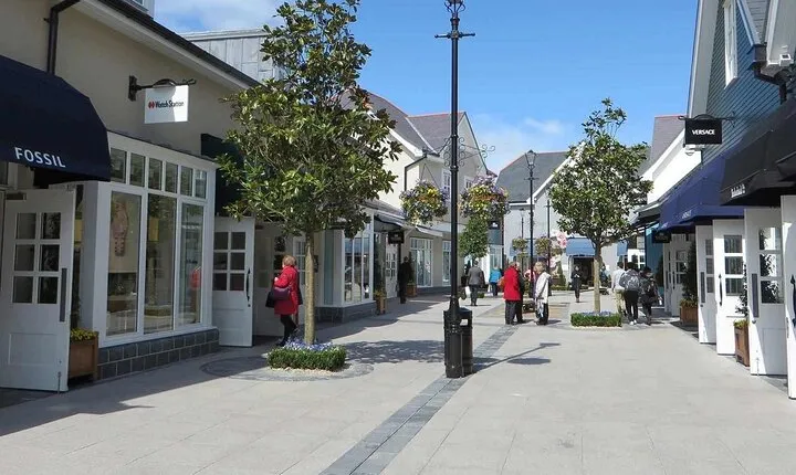 Private Shopping Tour from Dublin Hotels to Kildare Village