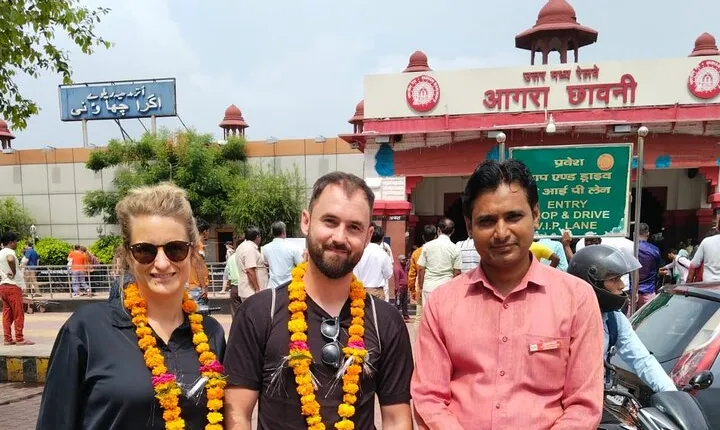 TajMahal and Agra city best tour from Delhi by superfast train 