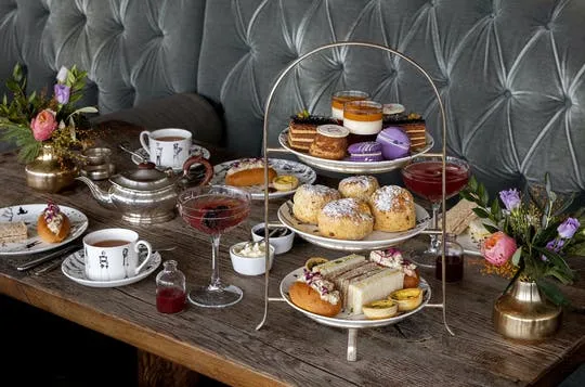 Shakespeare’s Globe guided tour with Shakespearean afternoon tea
