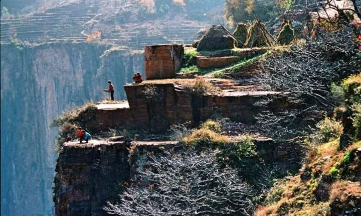 2-Day Private Trip to Yuntai Mountain and Guoliangcun Village from Beijing by Bullet Train