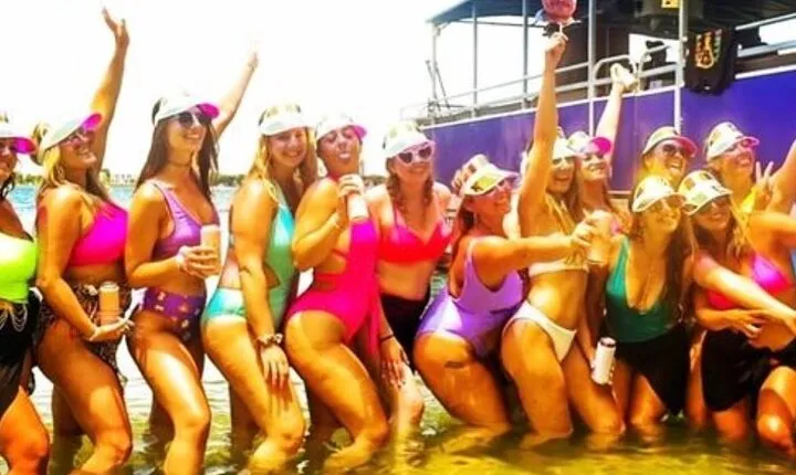 3 Hours Miami Day with Boat Party Cruise