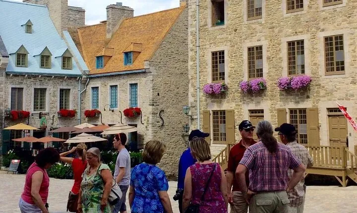 Quebec City : Custom Walking Tour with a Guide ( Private Tour )