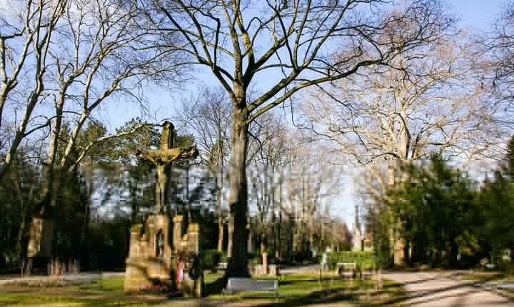 Guided tour of the Melatenfriedhof in Cologne