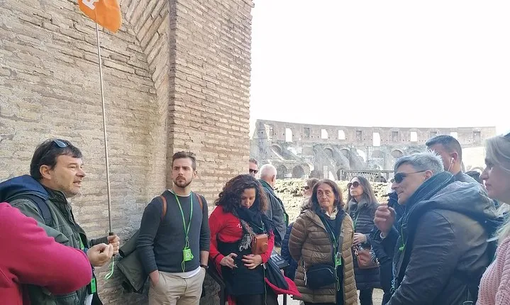 Colosseum with Gladiator Arena, Forum and Palatine in Spanish