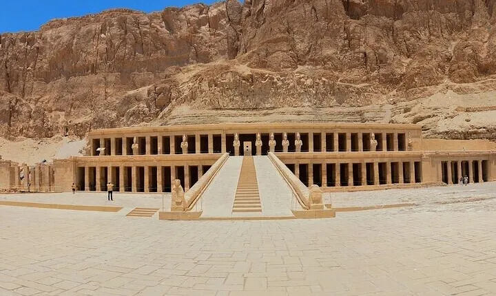 All Inclusive Day Tour to Luxor West and East Banks with Lunch