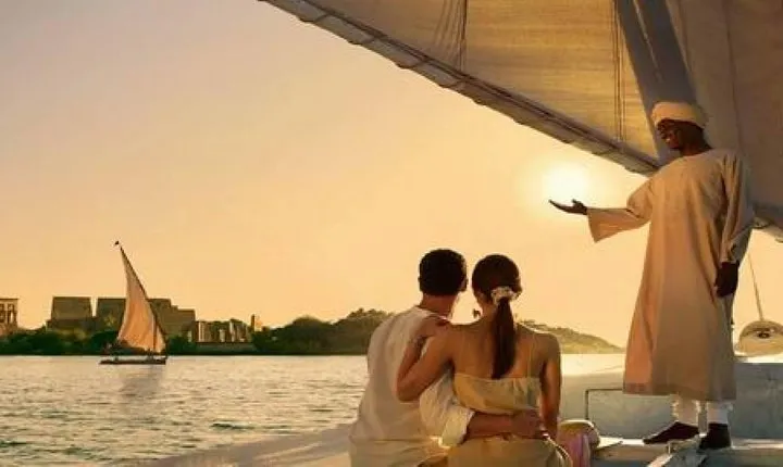 Cairo layover Tour to Giza Pyramids and Felucca Ride on Nile from Cairo airport