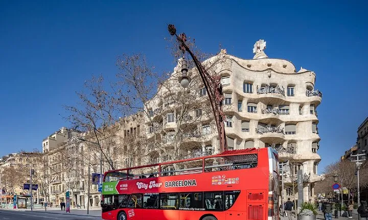 Shore Excursion: Barcelona City Tour Hop-On Hop-Off