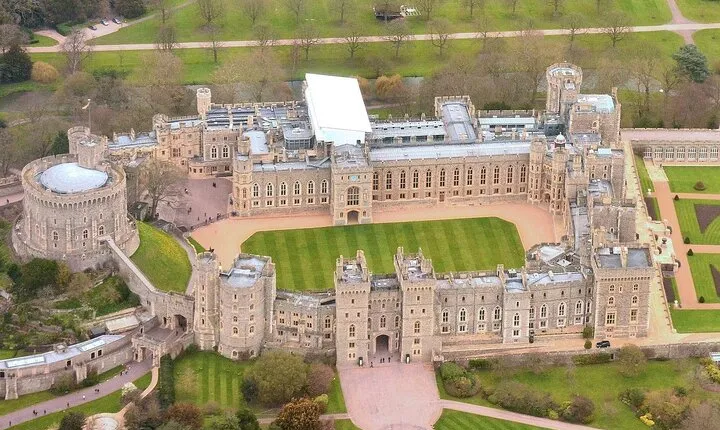 Windsor Castle, Stonehenge and Oxford Private Car Trip
