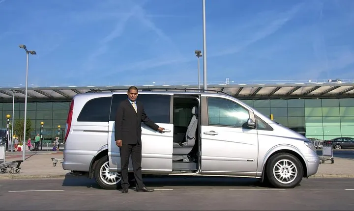 Private Arrival Airport Transfer from Cairo Airport to Cairo & Giza Hotels
