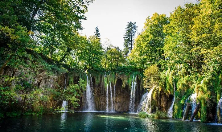 Split to Zagreb Group Transfer with Plitvice Lakes guided tour