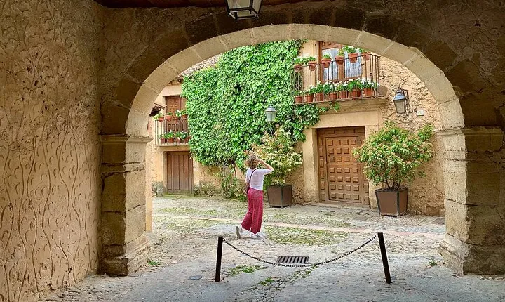 Segovia and Pedraza: from the Roman Empire to Middle Ages from Madrid