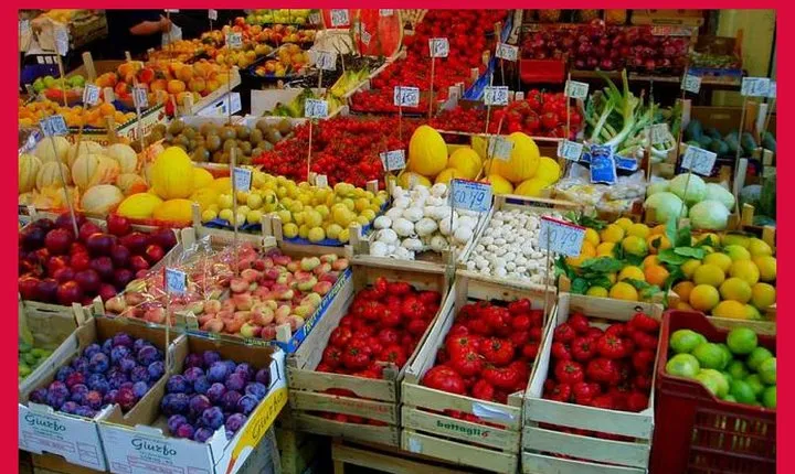 Local Market Tour and Dining experience at a local's home in Mantua