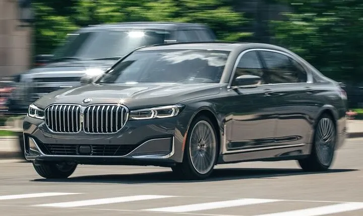 Departure from Manhattan to John F Kennedy Airport JFK by Sedan