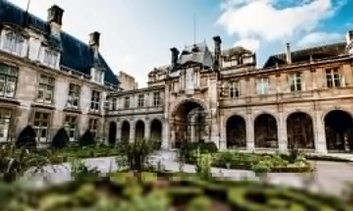 Le Marais District & Jewish Quarter Guided Walking Tour 12ppl Max