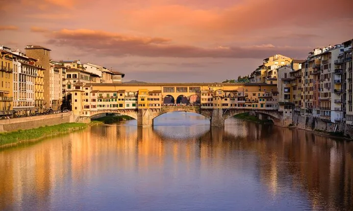 The Heart of Florence: Walking Tour with Audio Guide and Guide