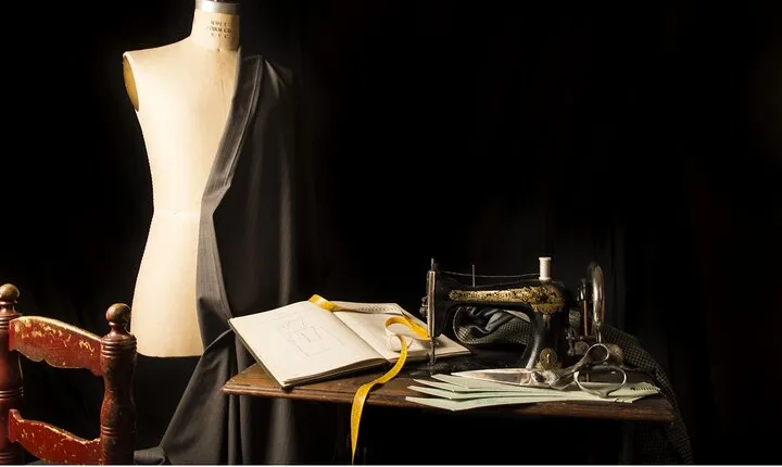 2-Hour Private Shopping Tour in Rome with Personal Stylist - Personal Shopper