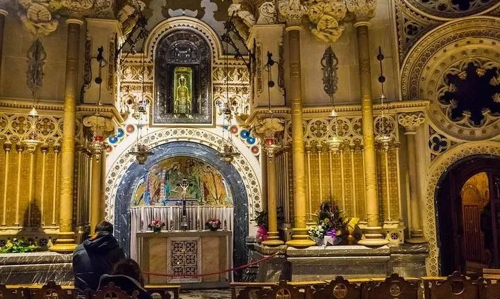 From Krakow: Wadowice and Czestochowa Full-Day Tour