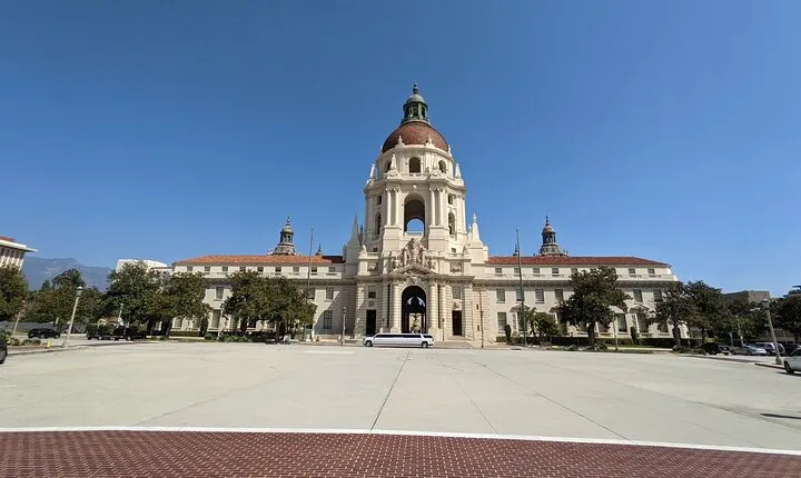 Old Pasadena Scavenger Hunt Walking Tour and Game