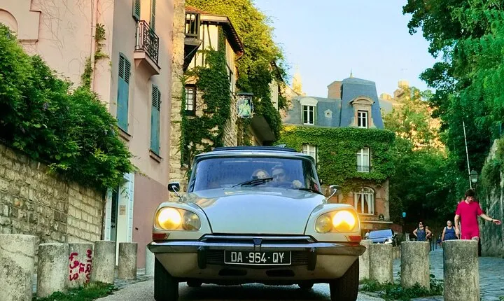 Vintage Car Private Tour of Paris : Iconic Open-Top Citroën DS