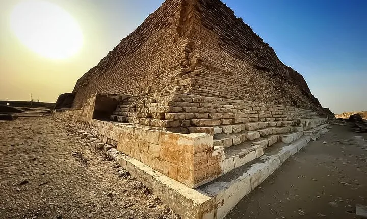 Full-Day Egypt Tour'Pyramids, Saqqara& Traditional Egyptian Lunch
