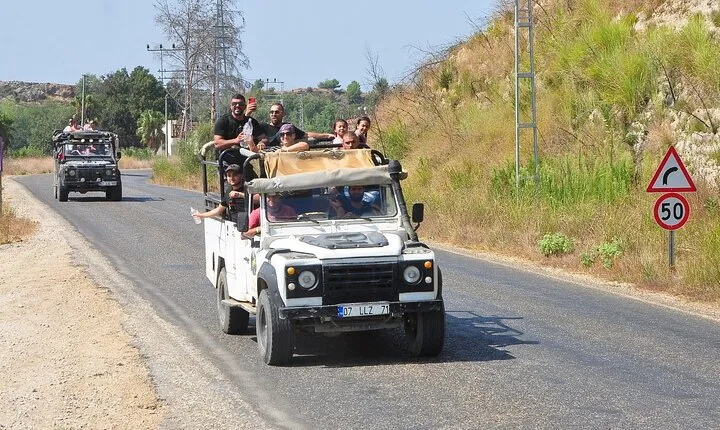 Jeep Safari From Side to Green Canyon