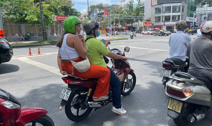 Good Morning Saigon Tour by Motorbike and Scooter