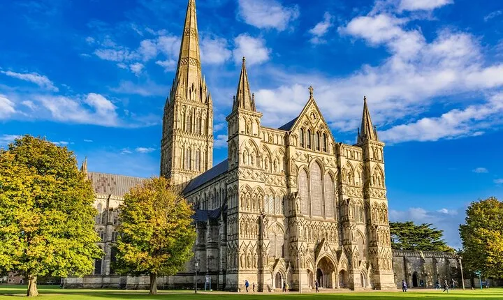 Salisbury Cathedral and Magna Carta Ticket with Audio Guide