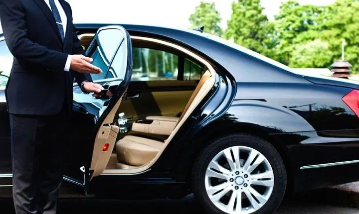 Return transfer from / to Paris airports