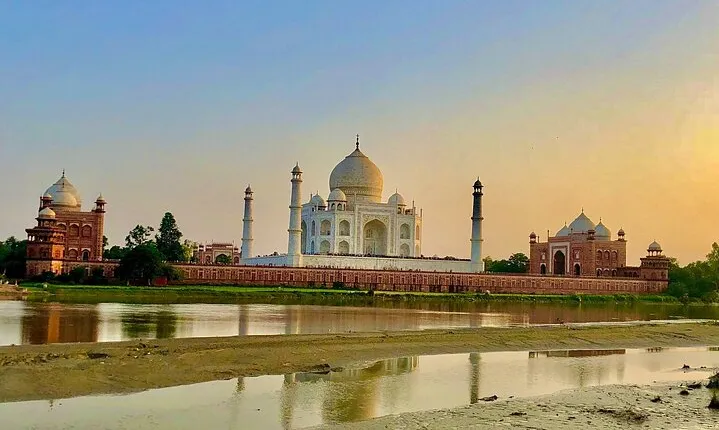 Golden triangle with Khajuraho and Varanasi