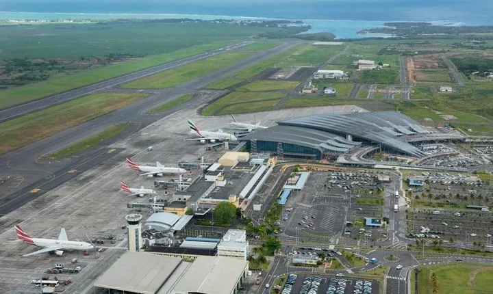 PORT, AIRPORT & HOTEL transfer in mauritius.
