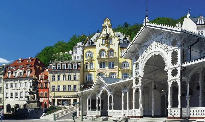 Karlovy Vary day trip from Prague with lunch
