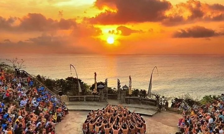 Bali Sunset: Uluwatu Temple - Kecak Dance- Jimbaran Bay